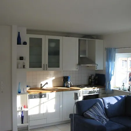 Apartman Fewo-Martje-Flohrs-Mit-Strandkorb-Am-Strand *
