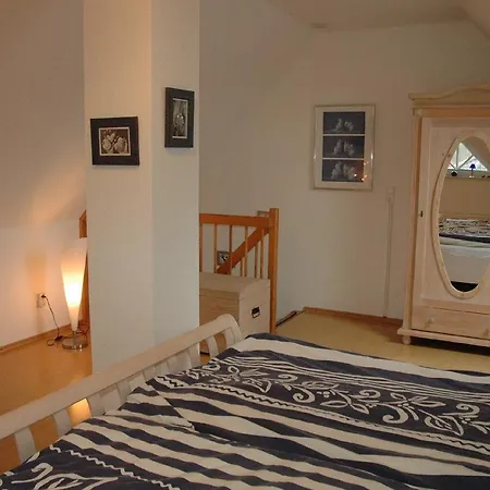 Apartman Fewo-Martje-Flohrs-Mit-Strandkorb-Am-Strand *