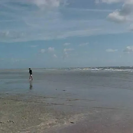 Fewo-Martje-Flohrs-Mit-Strandkorb-Am-Strand Apartman *